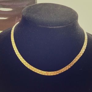 Gold tone nugget necklace